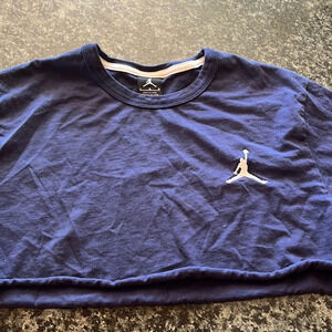 NIKE CROP TOP SHORT SLEEVES SIZE LARGE NAVY COLOR SUPER SOFT